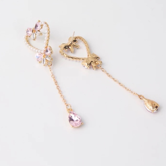 🎀 Pastel Pink Trendy Heart & Bow Drop Earrings 🎀 - Picture 6 of 6